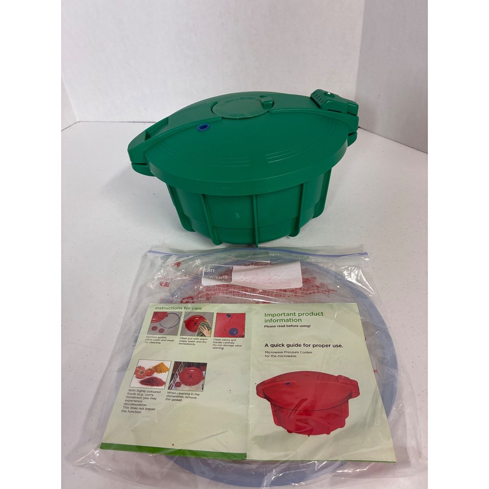 Green Microwave Pressure Cooker with Manual and Extra Gasket Locking Lid NEW